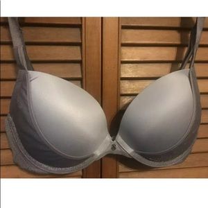 Victoria’s Secret Plunge Bra Size 34D Pearl Violet